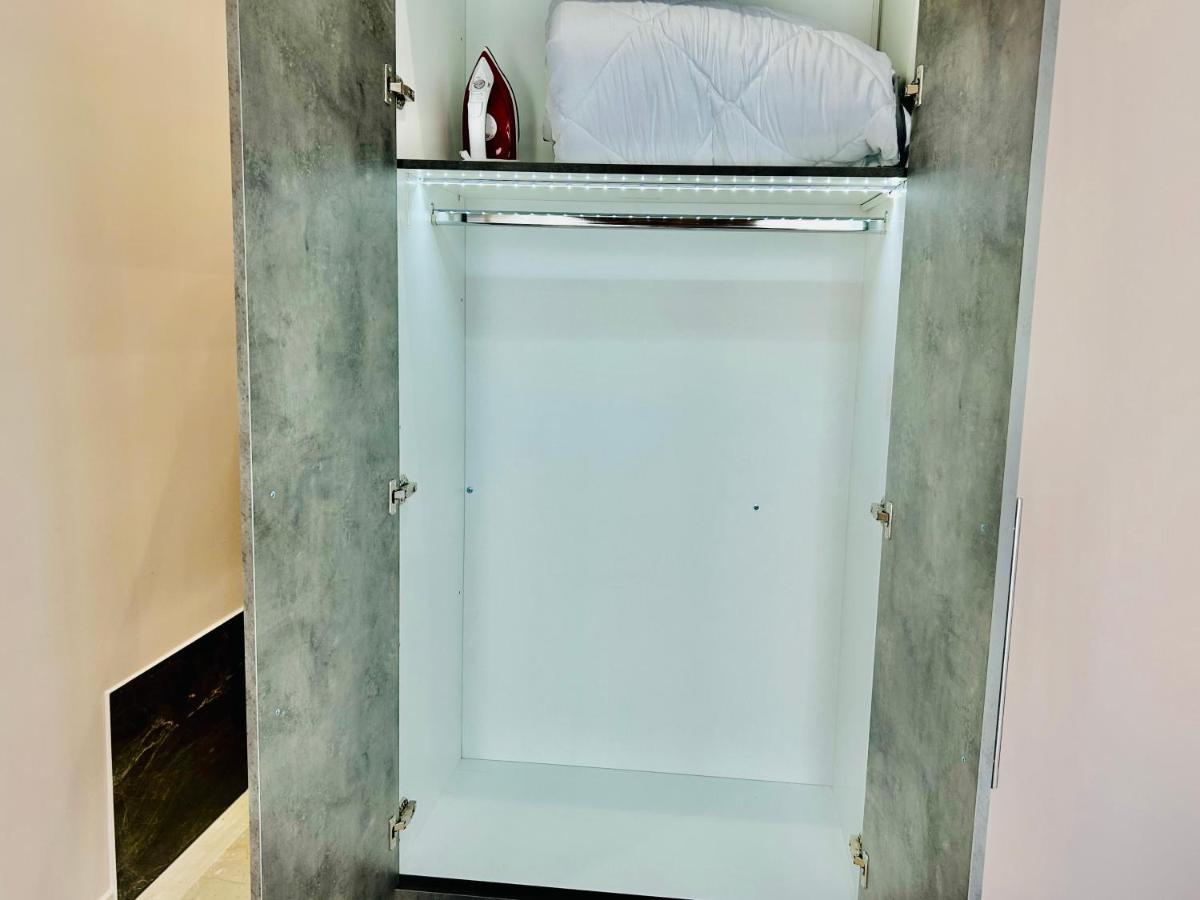 Port Twins Suites No1 比雷埃夫斯 外观 照片